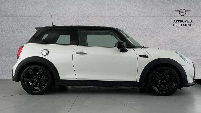 Used Mini Cooper S Classic 176 HP (129 kW) 2023 White Hatchback