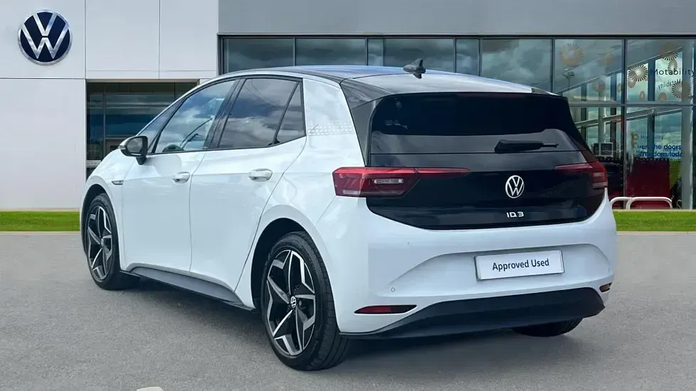 Used VW ID.3 Pro 150 kW (204 HP) 2020 Glacier white metallic black Hatchback