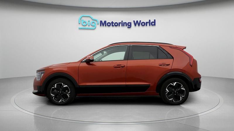 Used Kia e-Niro 147 kW (201 HP) 2023 Orange SUV