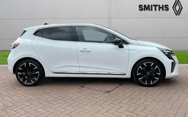 Used Renault Clio Techno 143 HP (105 kW) 2025 Hatchback