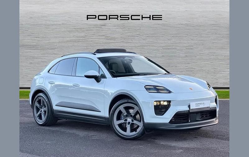 White New 2025 Porsche Macan SUV | £60,900 - Image 1/4