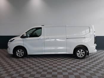 Begagnad Ford Transit Custom Limited 136 HK (100 kW) 2024 Vit Van