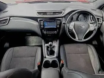 Used Nissan Qashqai N-Vision 110 HP (80 kW) 2017 Red SUV