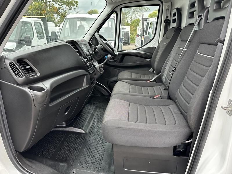 Used Iveco Daily 140 HP (102 kW) 2022 White Van