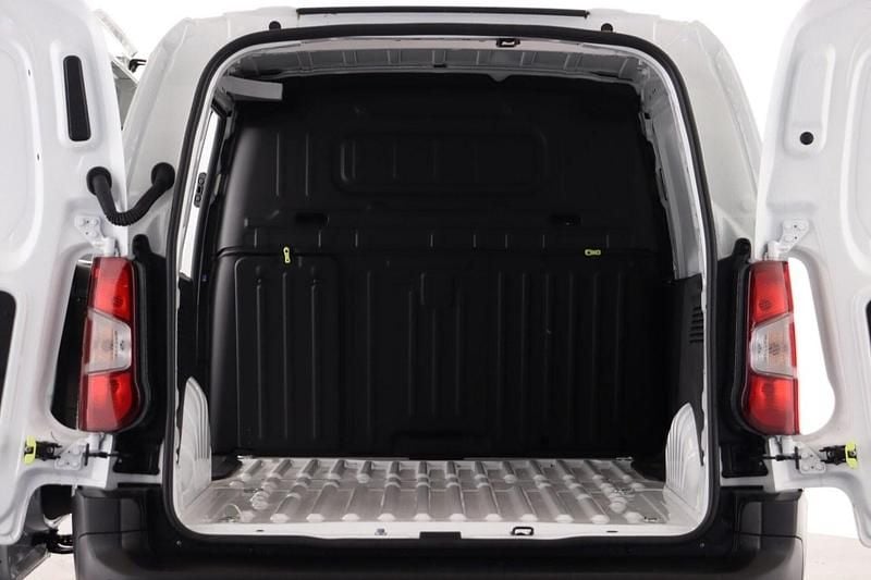 Used Citroën Berlingo 100 HP (73 kW) 2023 White MPV
