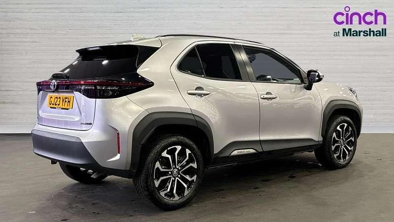 Used Toyota Yaris Cross Design 113 HP (83 kW) 2023 Silver SUV