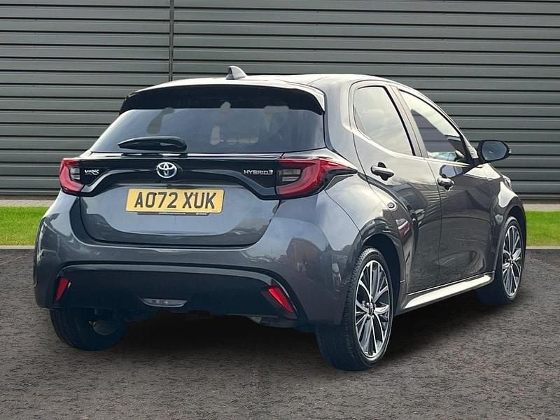 Used Toyota Yaris 116 HP (85 kW) 2022 Decuma grey Hatchback