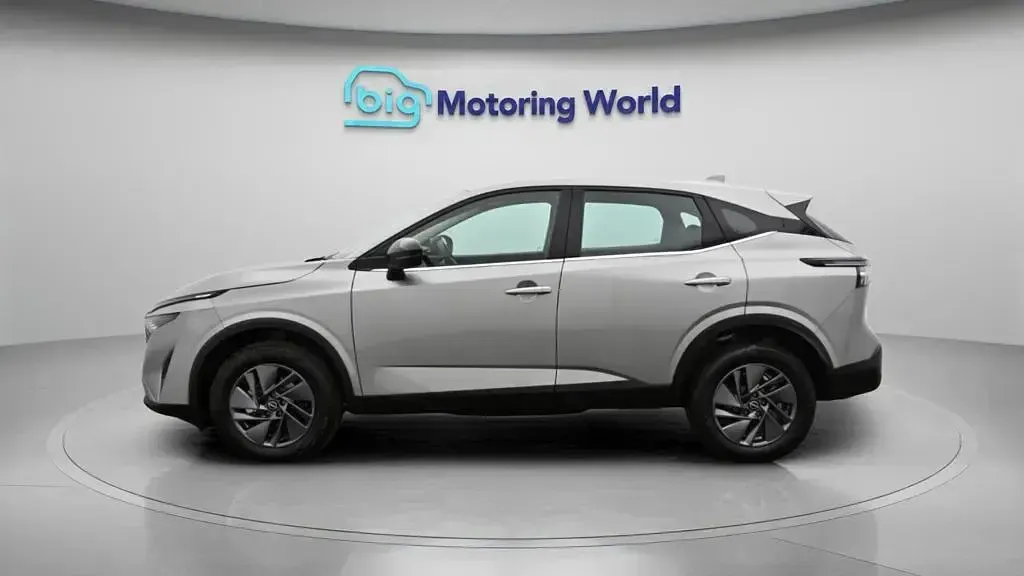 New Nissan Qashqai Acenta Premium 158 HP (116 kW) 2025 Silver SUV