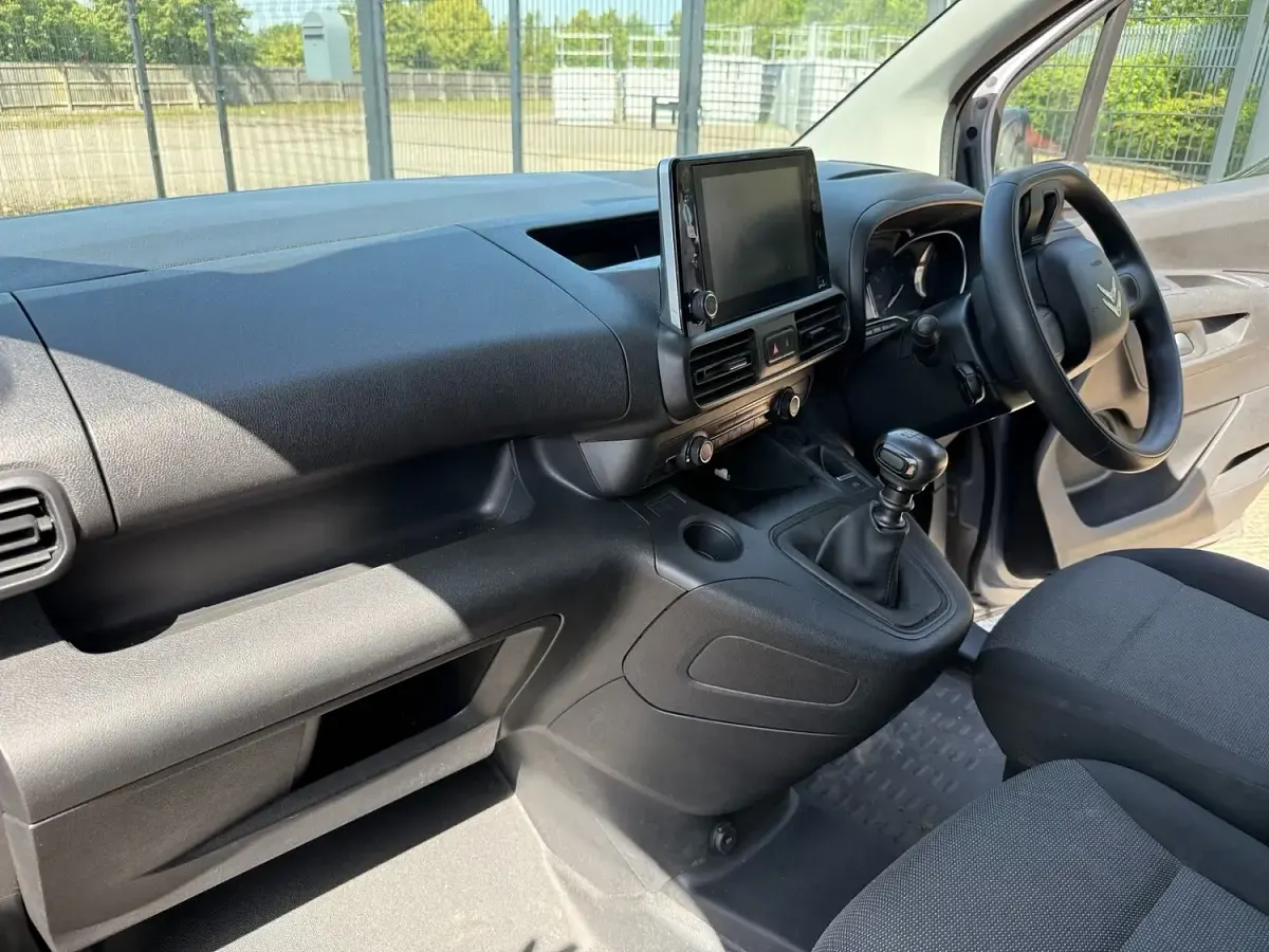 Used Citroën Berlingo 100 HP (73 kW) 2022 Grey MPV