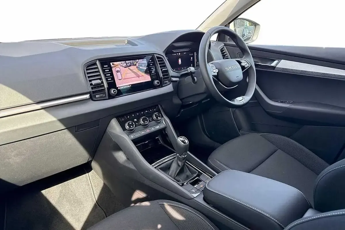 New Skoda Karoq SE 85 HP (62 kW) 2026 Moon white metallic SUV
