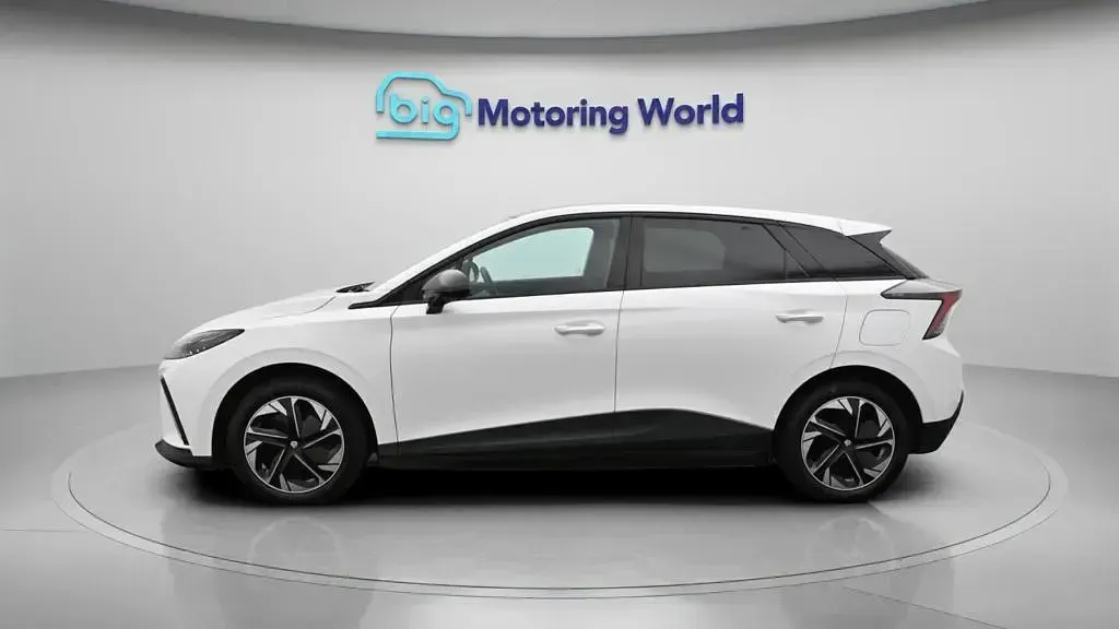Used MG MG4 EV Trophy 319 kW (435 HP) 2023 White Hatchback