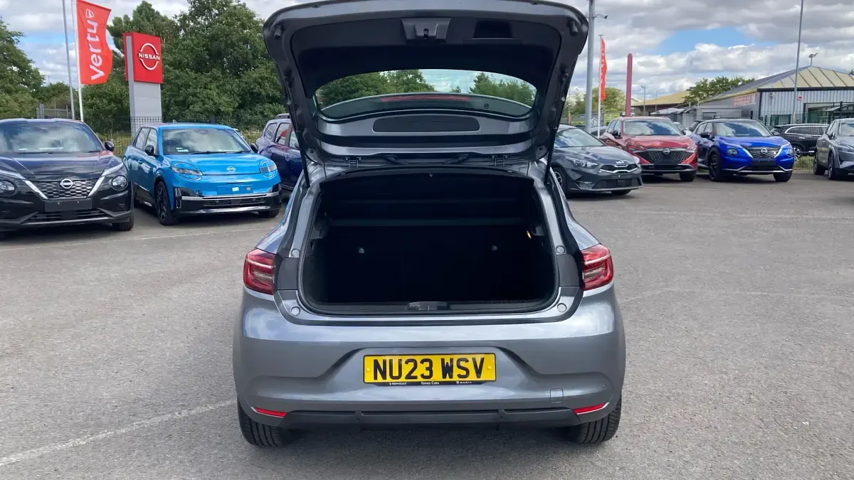 Used Renault Clio Evolution 145 HP (106 kW) 2023 Grey Hatchback
