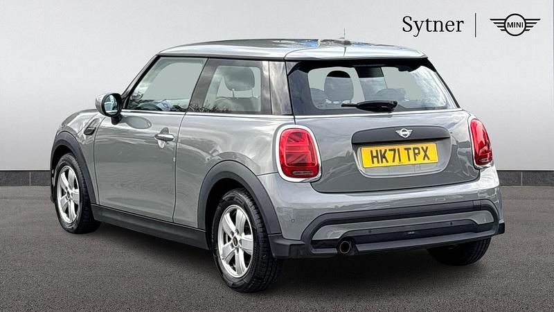 Używany Mini ONE Classic 101 KM (74 kW) 2021 Szary Hatchback