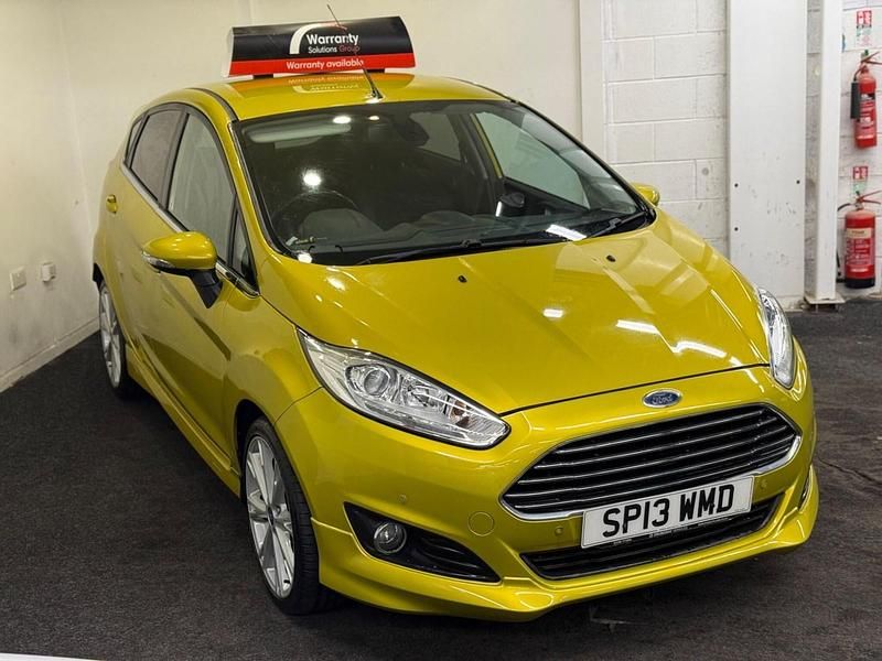 Used Ford Fiesta Titanium 75 HP (55 kW) 2013 Yellow Hatchback