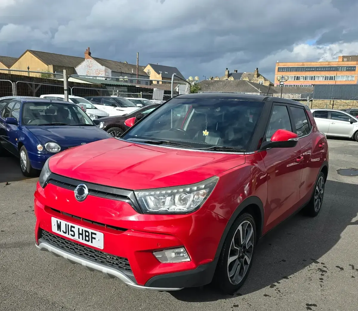Used SsangYong Tivoli 128 HP (94 kW) 2015 Red SUV