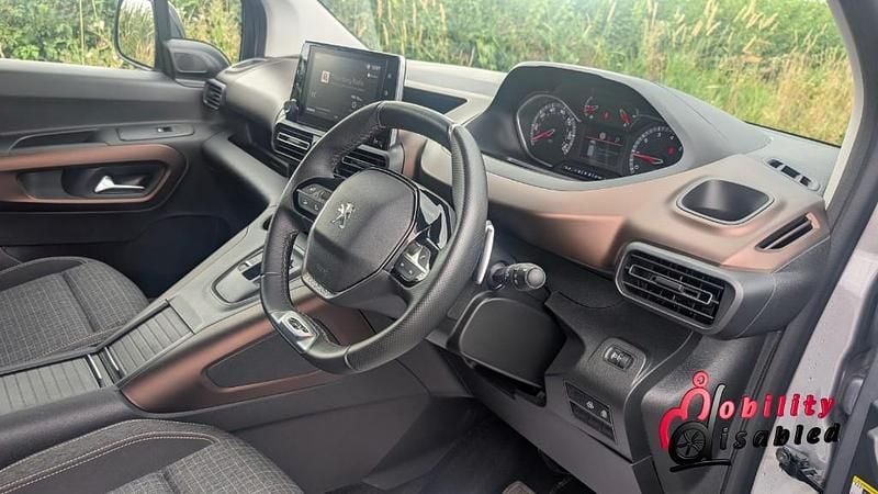 Second-hand Peugeot Rifter GT 131 CP (96 kW) 2024 Gri Monovolum