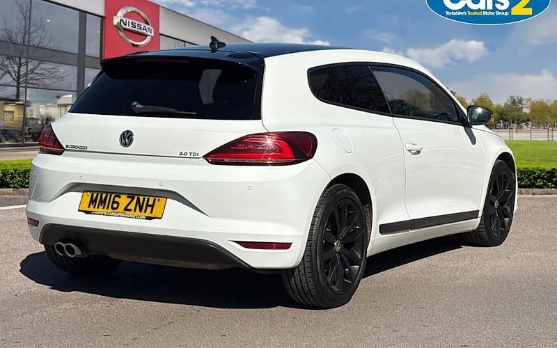Begagnad VW Scirocco Black Edition 150 HK (110 kW) 2016 Vit Sportkupé
