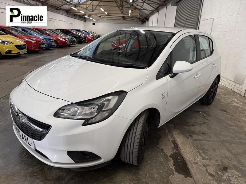 Used Vauxhall Corsa 90 HP (66 kW) 2016 White Hatchback
