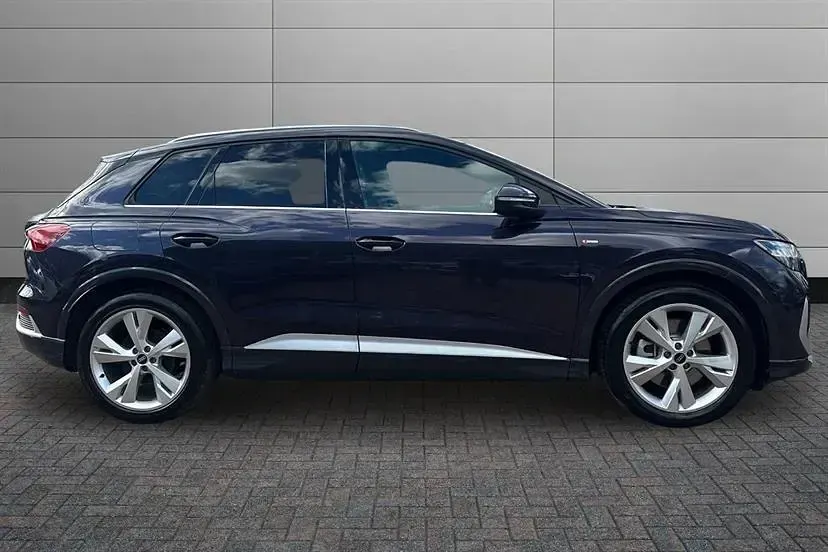 Used Audi Q4 e-tron S-Line 150 kW (204 HP) 2025 Pebble grey SUV