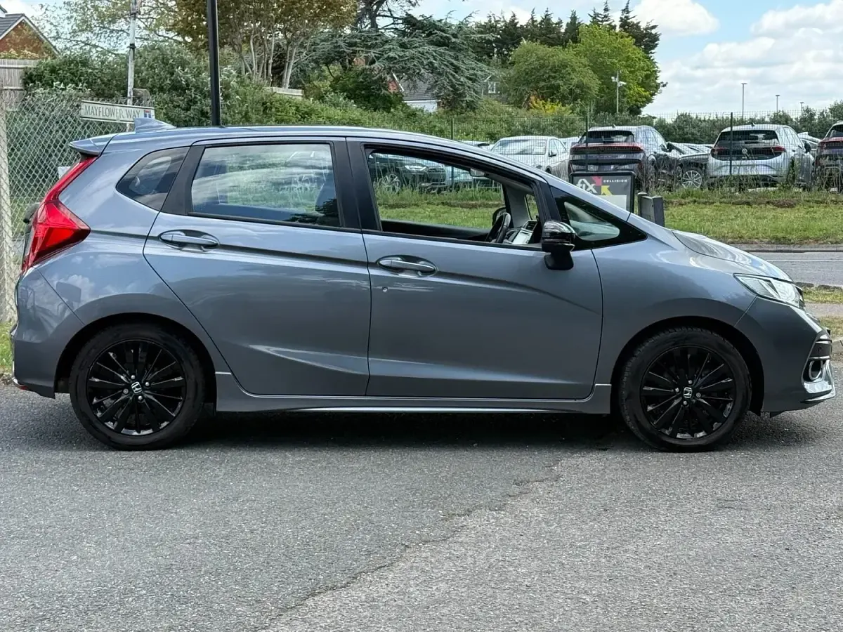 Used Honda Jazz Sport 130 HP (95 kW) 2018 Grey Hatchback