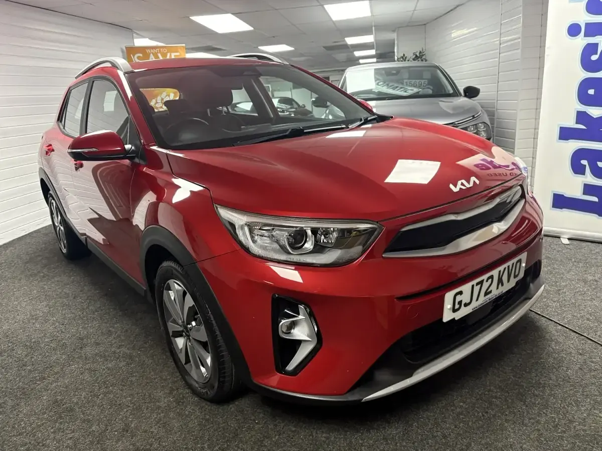 Used Kia Stonic 100 HP (73 kW) 2022 Red SUV