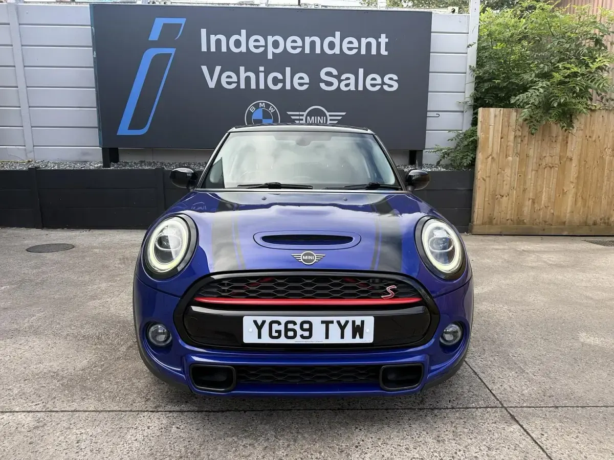 Used Mini Cooper S Exclusive 192 HP (141 kW) 2019 Blue Hatchback