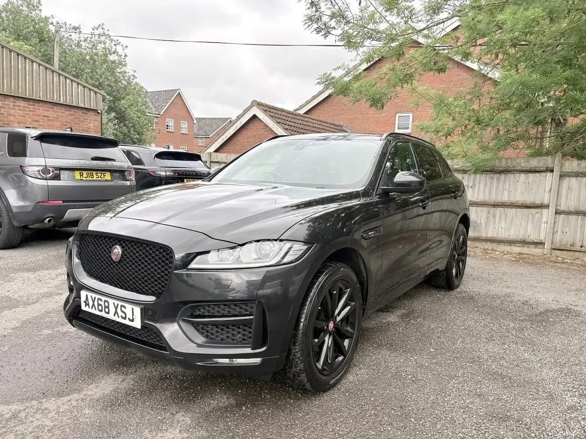 Used Jaguar F-Pace R-Sport 180 HP (132 kW) 2019 Black SUV