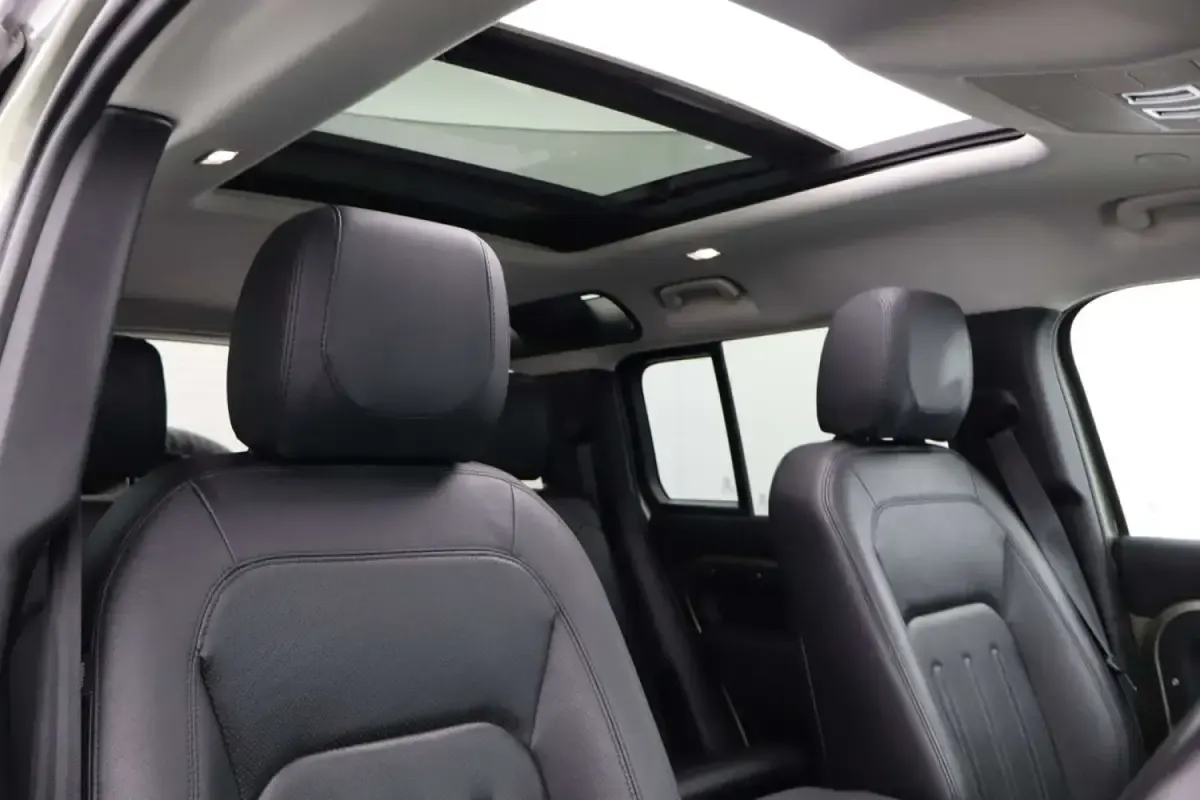 Usado Land Rover Defender First Edition 2021 Verde SUV