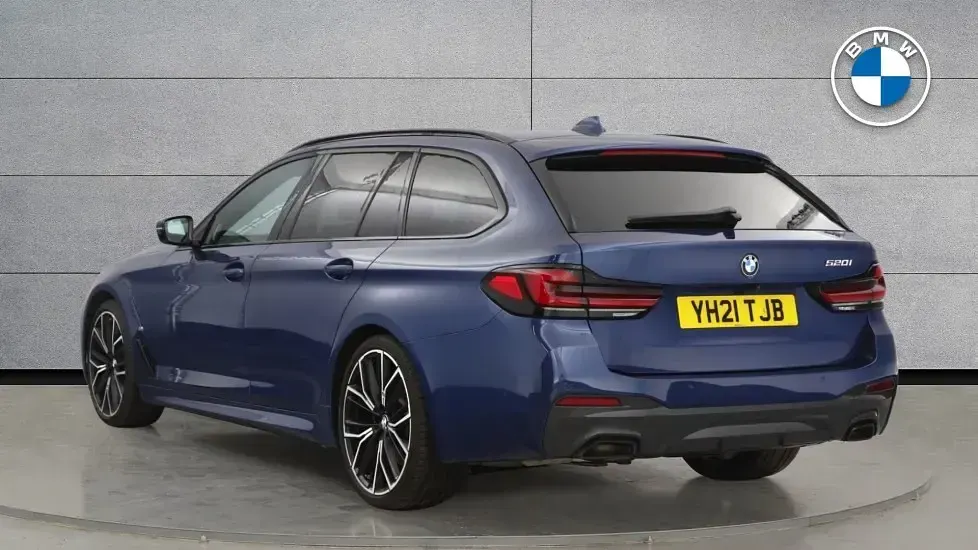 Used BMW 520 M Sport 181 HP (133 kW) 2021 Blue Estate