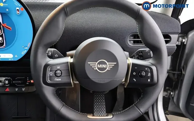 Used Mini Cooper Classic 204 HP (150 kW) 2024 Silver Hatchback