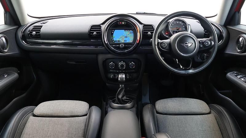 Used Mini Cooper Clubman 134 HP (98 kW) 2018 Red Estate