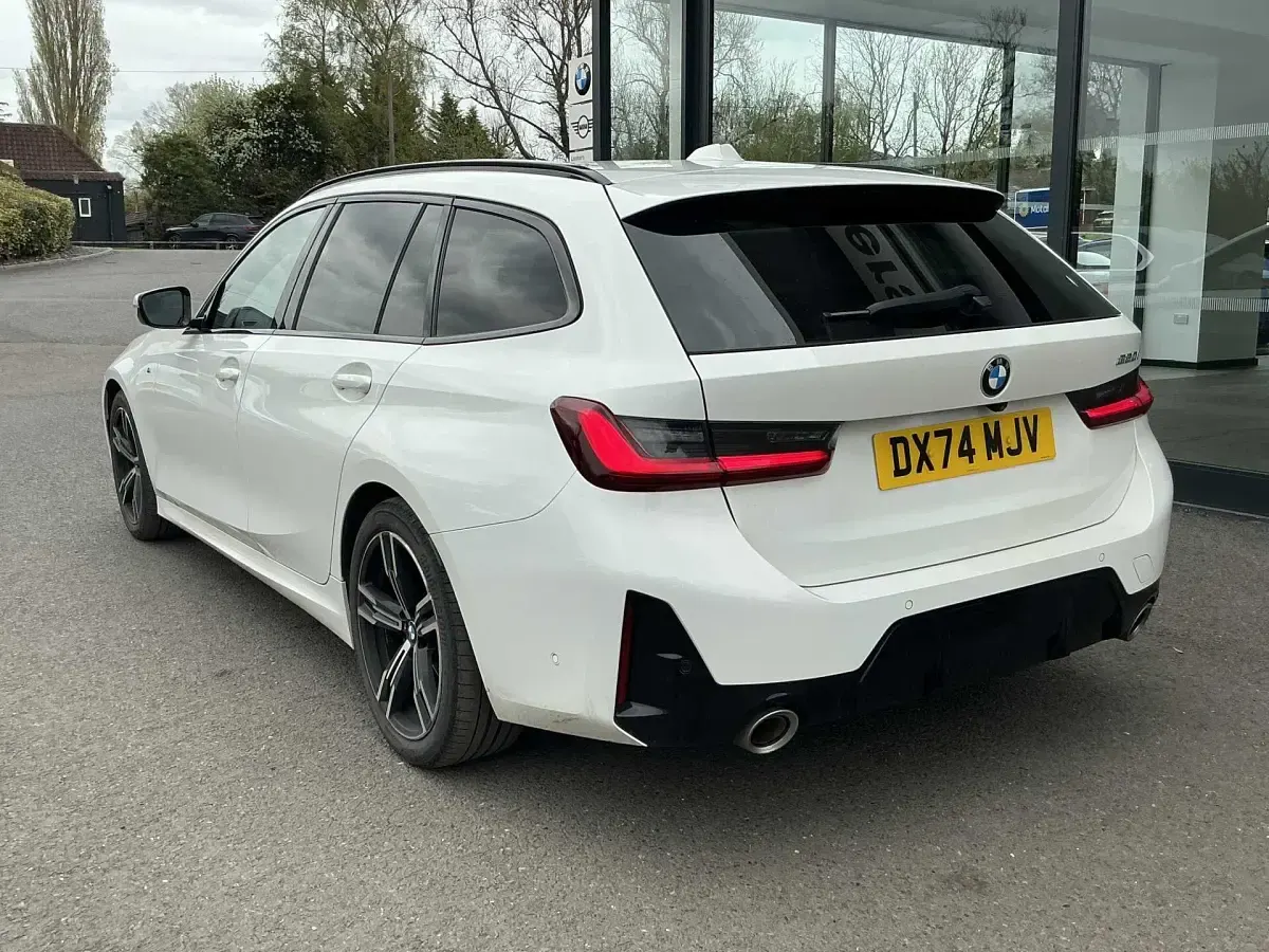 Usado BMW 320 M Sport 181 HP (133 kW) 2024 Branco Carrinha