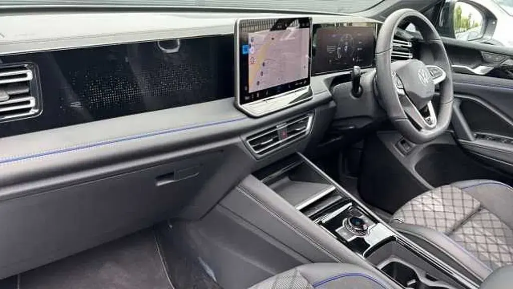 Used VW Tiguan R-line 150 HP (110 kW) 2025 Grey SUV
