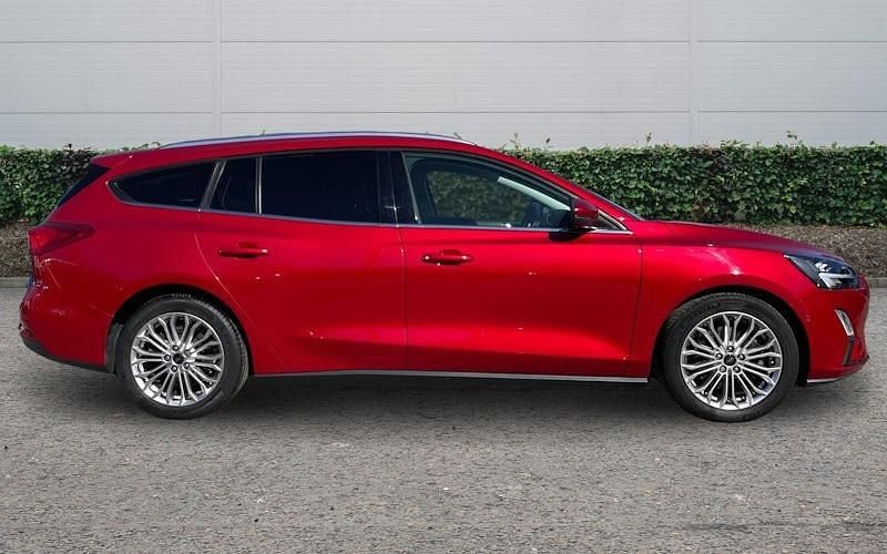 Used Ford Focus Titanium X 125 HP (91 kW) 2020 Red Estate