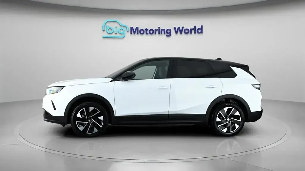 Used Vauxhall Grandland X Ultimate 145 HP (106 kW) 2025 White SUV