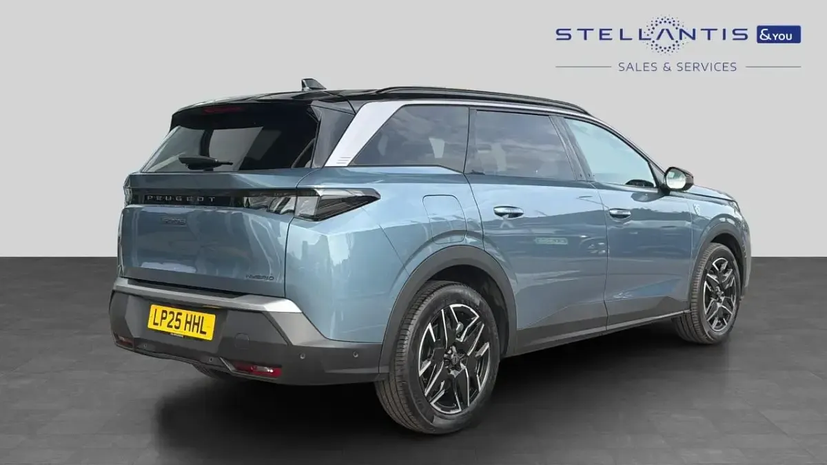 Used Peugeot 5008 GT 134 HP (98 kW) 2025 Blue SUV