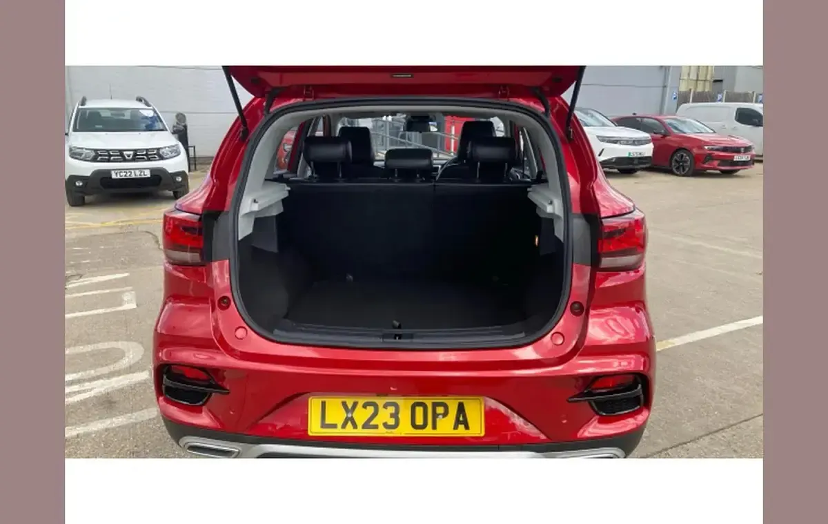 Used MG ZS Exclusive 111 HP (81 kW) 2023 Red SUV