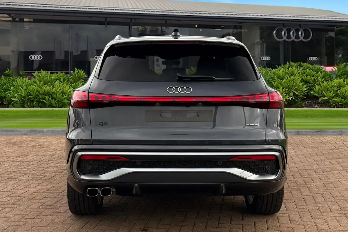 New Audi Q5 S-Line 204 HP (150 kW) 2026 Grey SUV
