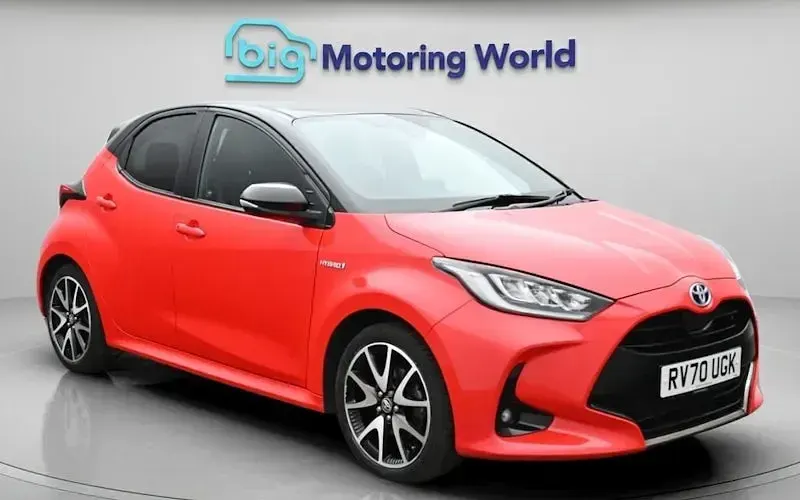 Usado Toyota Yaris Hybrid Edition 116 HP (85 kW) 2022 Citadino