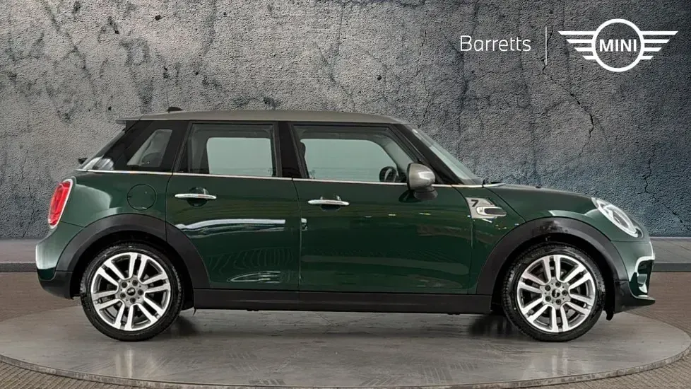 Used Mini Cooper Hatch 134 HP (98 kW) 2017 Green Hatchback