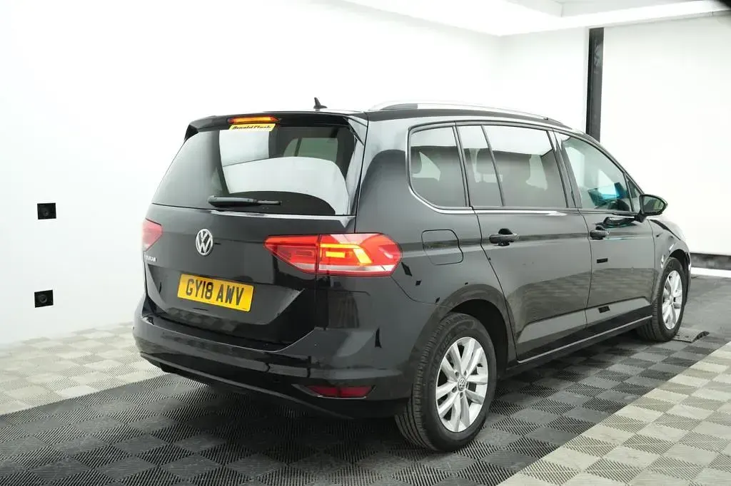 Used VW Touran SE 2018 Black MPV