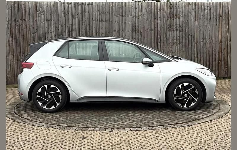 Used VW ID.3 Pro 147 kW (200 HP) 2025 Silver Hatchback
