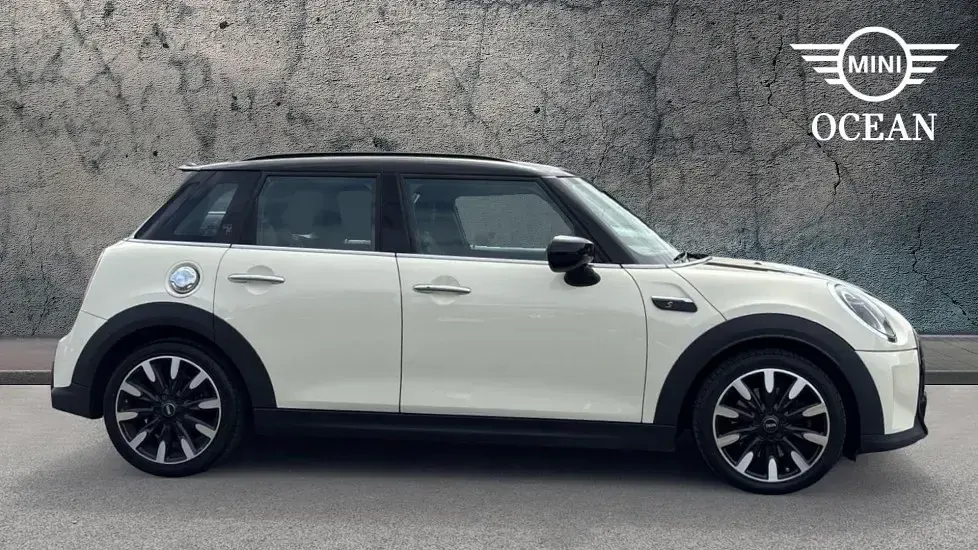 Used Mini Cooper S Exclusive 176 HP (129 kW) 2022 White Hatchback