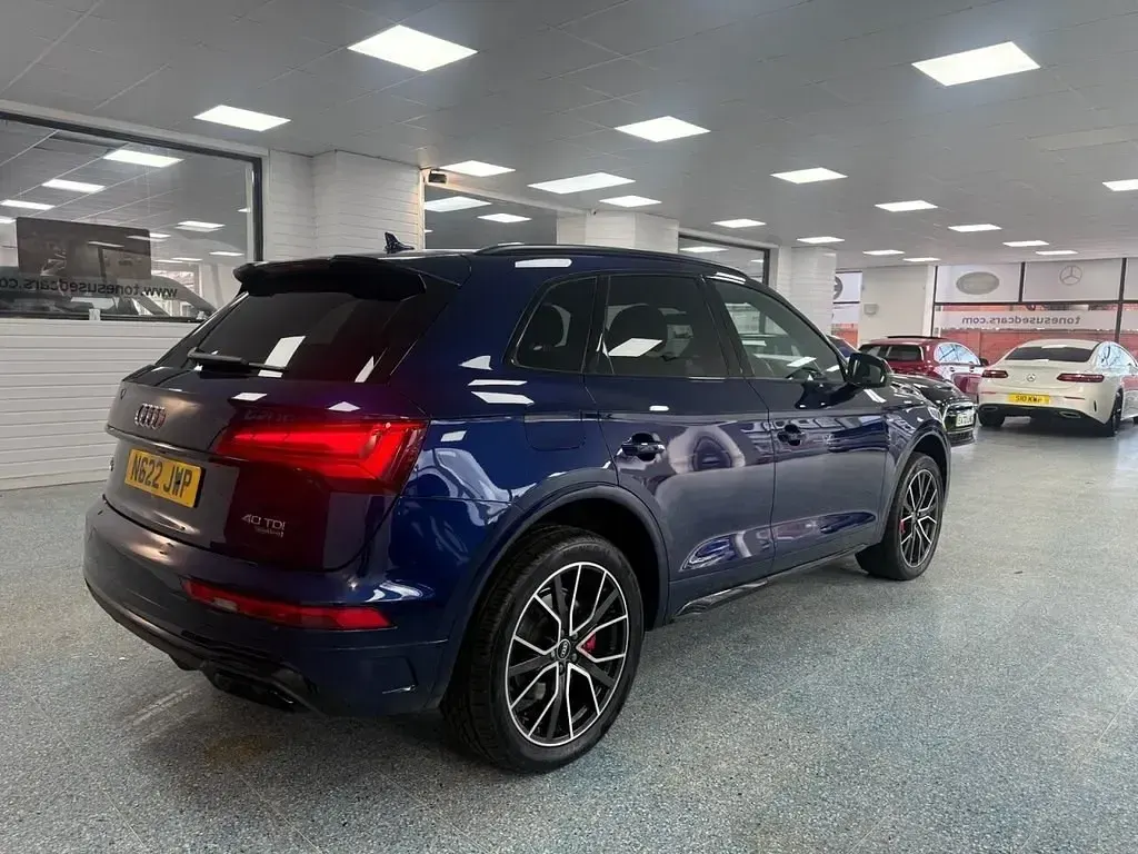 Begagnad Audi Q5 Comfort 2022 Blå SUV