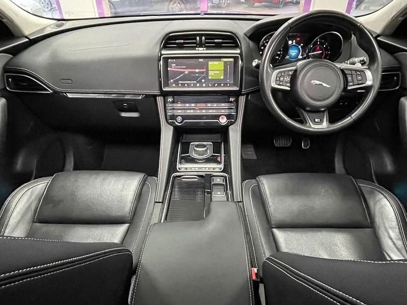 Used Jaguar F-Pace R-Sport 180 HP (132 kW) 2018 Blue SUV