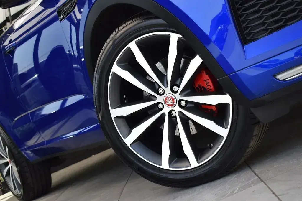 Used Jaguar E-Pace R-Dynamic 249 HP (183 kW) 2018 Blue SUV