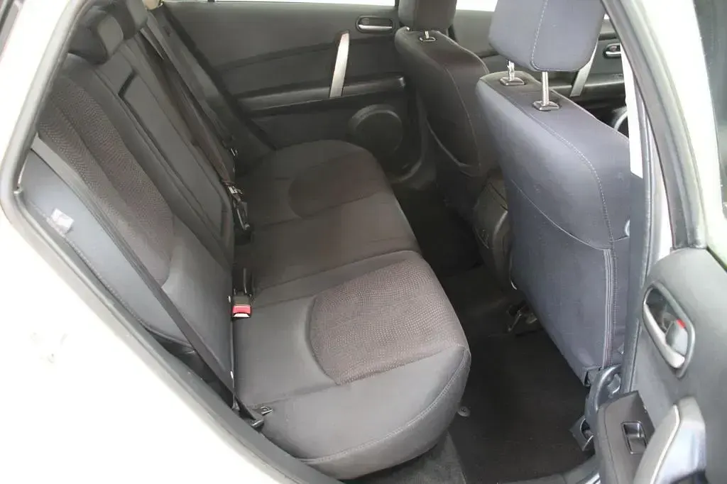 Used Mazda 6 147 HP (108 kW) 2009 White Hatchback