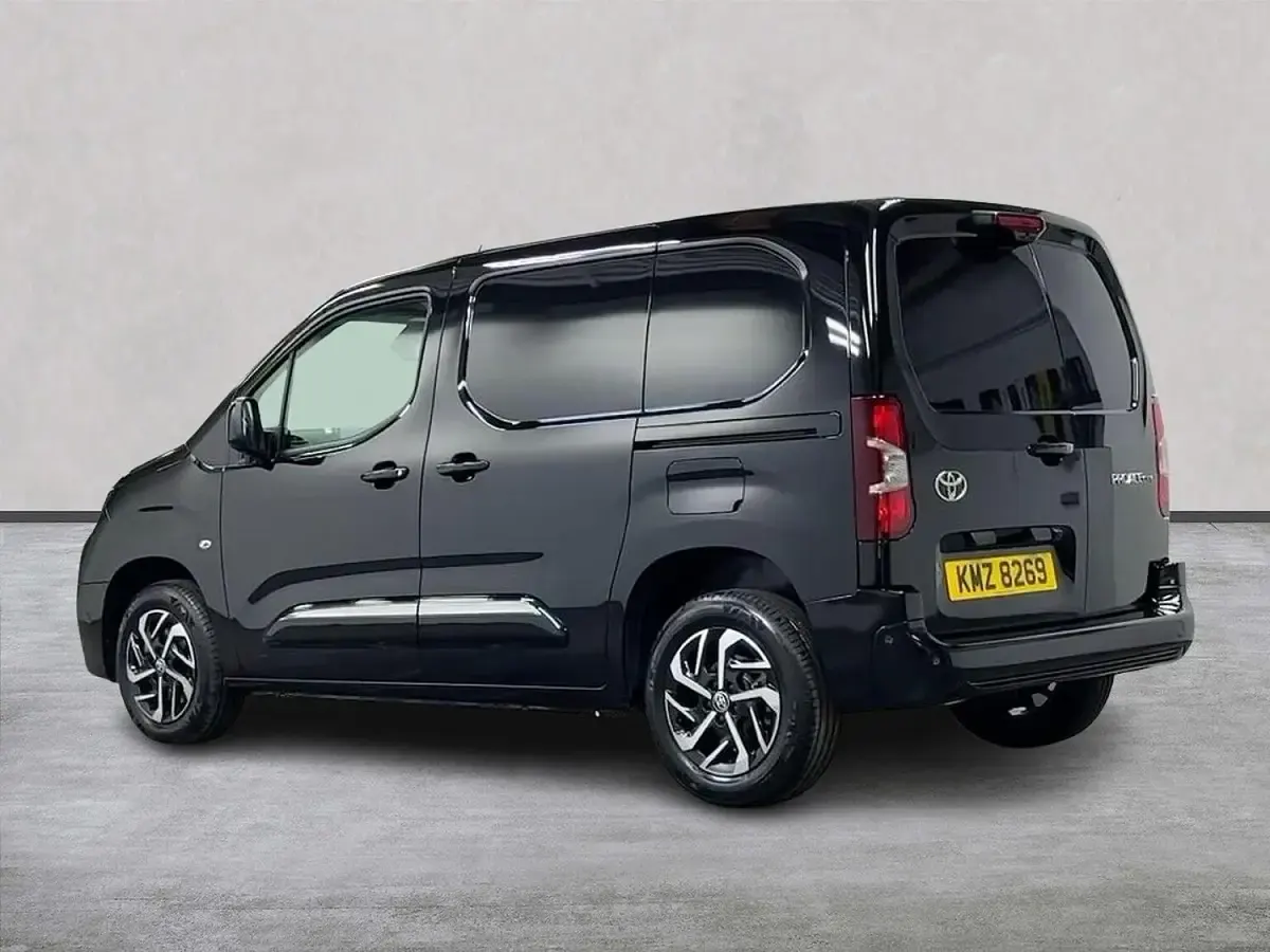 New Toyota Proace City City 130 HP (95 kW) 2026 Black MPV