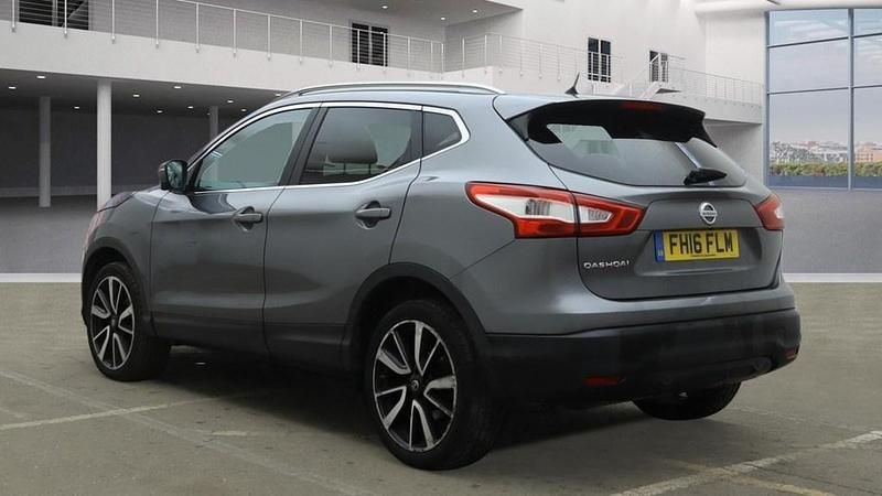 Used Nissan Qashqai Tekna 2016 Gunmetal grey SUV