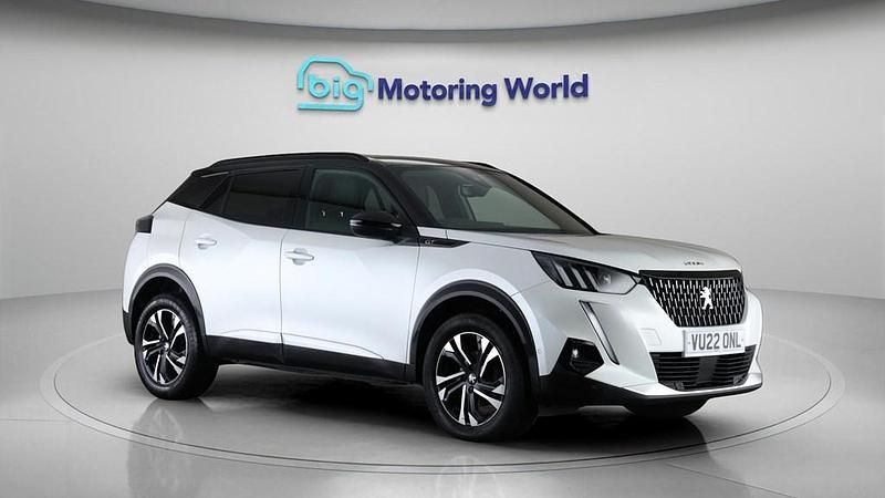Used Peugeot 2008 GT 130 HP (95 kW) 2022 White SUV